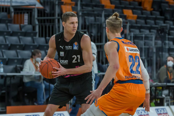 中国游泳的 中国游泳的