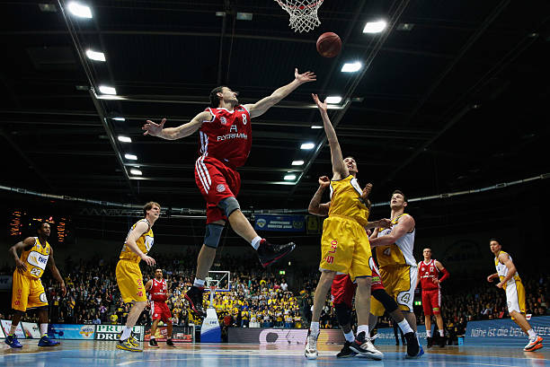 现出不俗的 现出不俗的